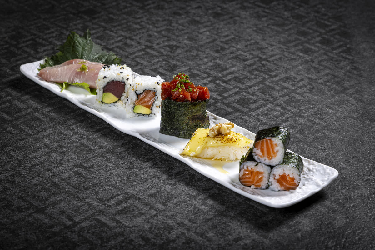 220 SUSHI